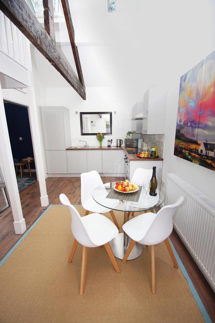 Loft Style Apartment For 4, 1 Broadhurst Court, Close To Town, Station & Hospital Стокпорт Екстер'єр фото