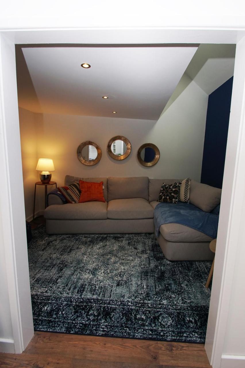 Loft Style Apartment For 4, 1 Broadhurst Court, Close To Town, Station & Hospital Стокпорт Екстер'єр фото